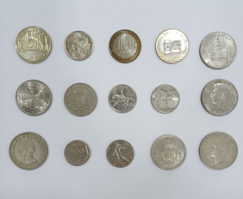 Lote 3 / Conjunto 3 de 15 Moedas diferentes