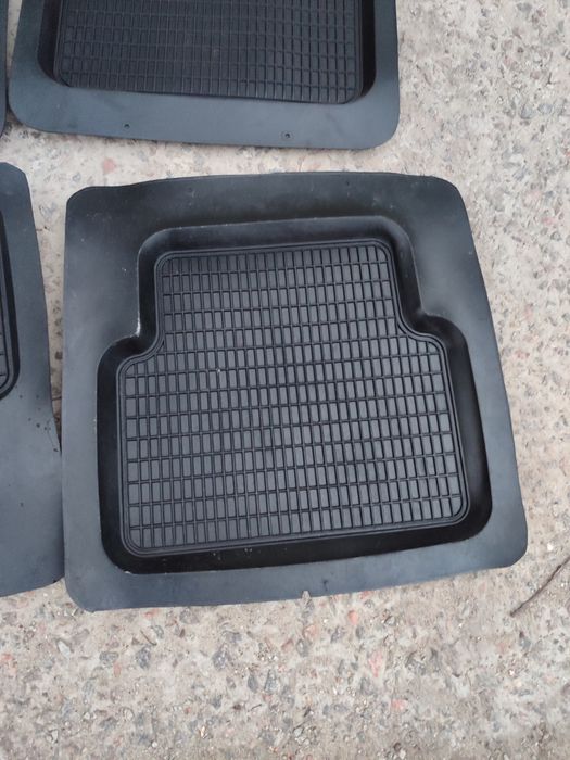 Коврики в салон авто универсальные