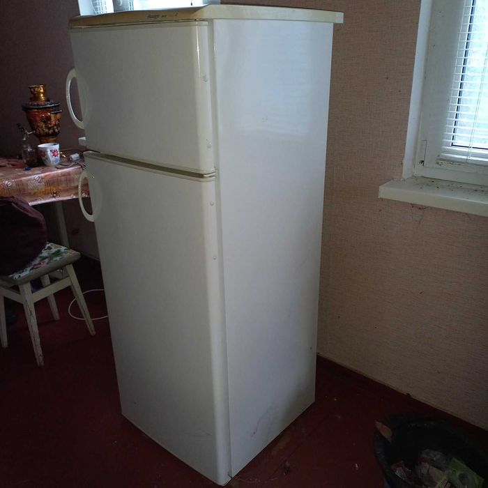 Продам холодильник "Снайге"-240