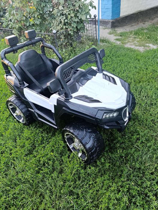 Дитяча електро-машинка