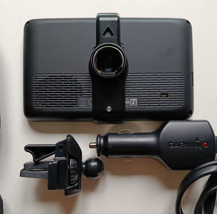 Навігатор Garmin nuvi 2595LM