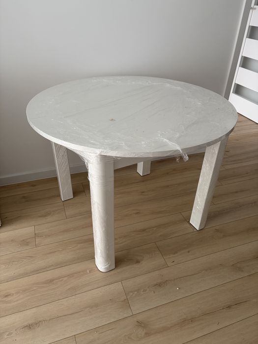 Rozkładany stół okrągły NOWY (śr. 105 cm) – na 12 osób! Masywny, biały, zafoliowany