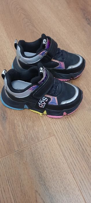 Кросівки для дівчинки 27 розмір jong golf