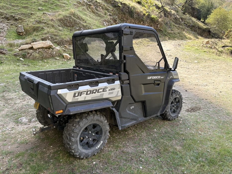 UTV cfmoto UFORCE 1000 4x4