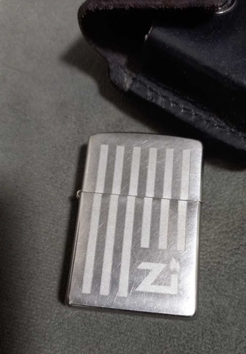 Запальничка Zippo зі шкіряним чохлом