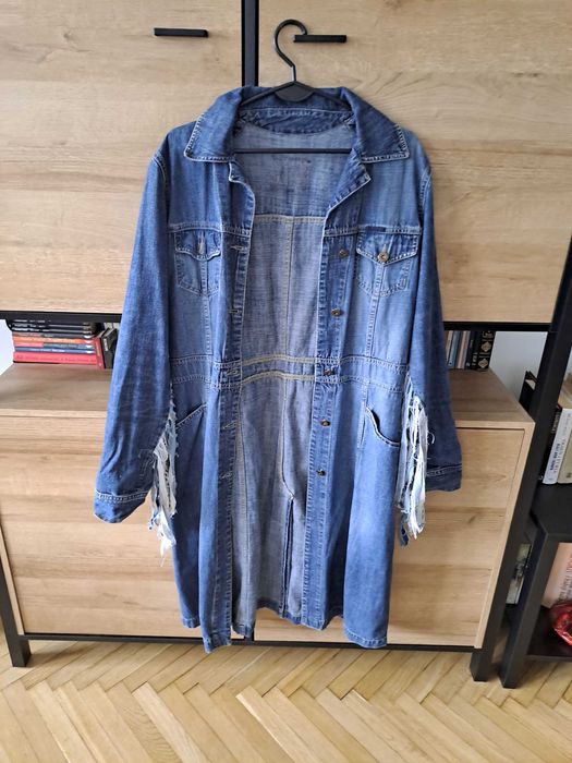 Zjawiskowy płaszcz jeansowy