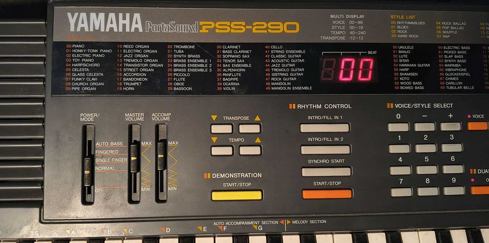 Yamaha PSS-290 keyboard