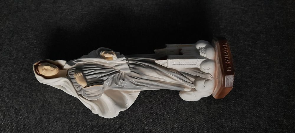 figurka Matki Bożej Królowej Pokoju z Medjugorje