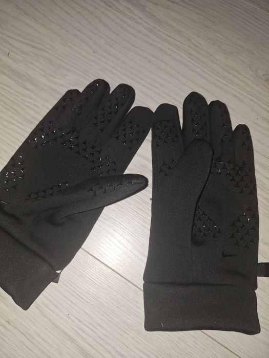 Rękawiczki Nike.