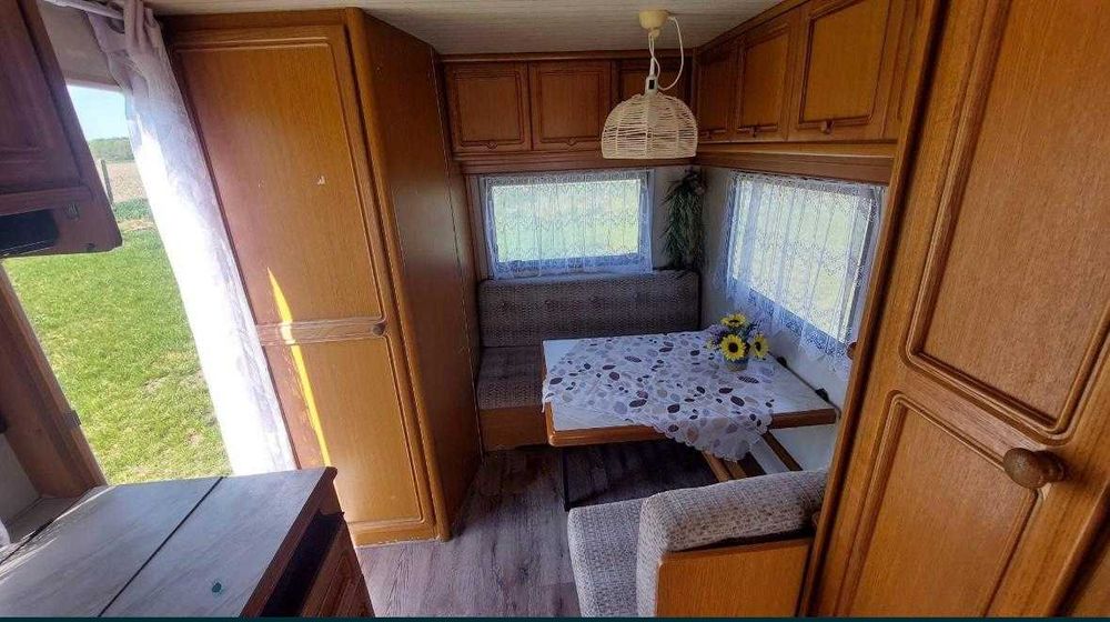 Przyczepa Kempingowa Hobby DeLuxe 420 Solar Przedsionek