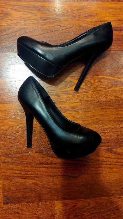 Czarne szpilki 13 cm z koturnem Centro roz 35