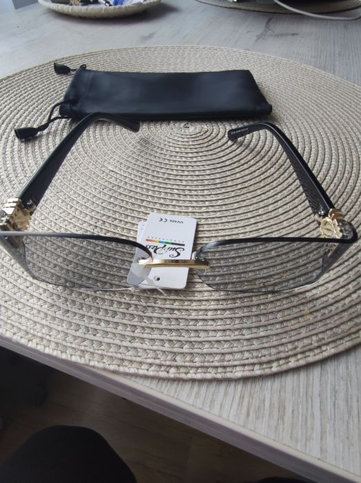 Okulary przeciwsłoneczne miumiu