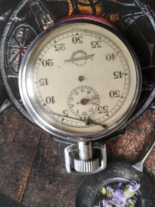 старинные часы под ремонт или запчасти