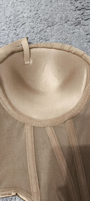 Gorset z diamentami