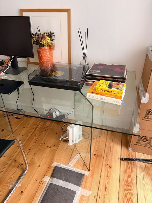 Mesa de jantar em vidro
