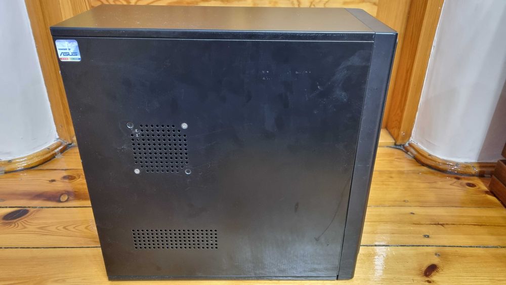 Obudowa komputerowa ATX czarna 2xUsb dużo miejsca na chłodzenie