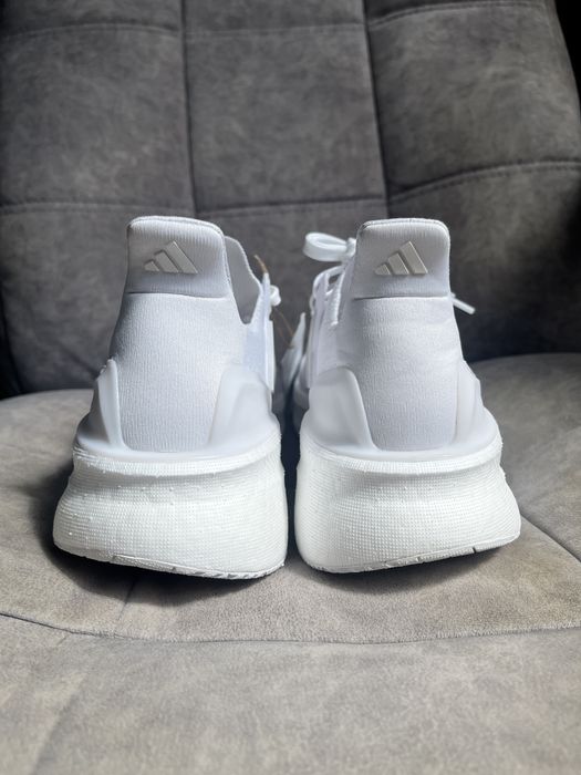 ОРИГІНАЛ!!! Кросівки жіночі Adidas ultra boost 5 ID8848 40р