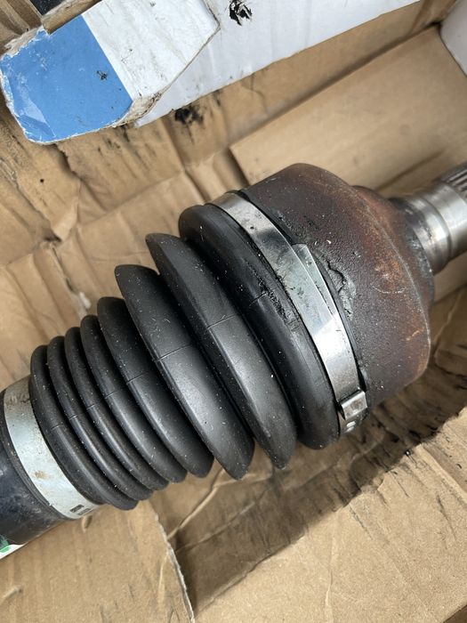 Напіввісь Volvo XC60 1 FL передня права