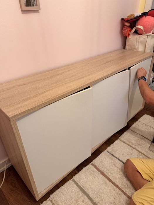 Cómoda. Parq libwrtar espaço