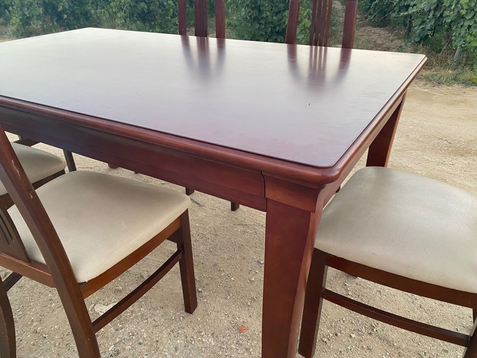 Mesa com 6 cadeiras