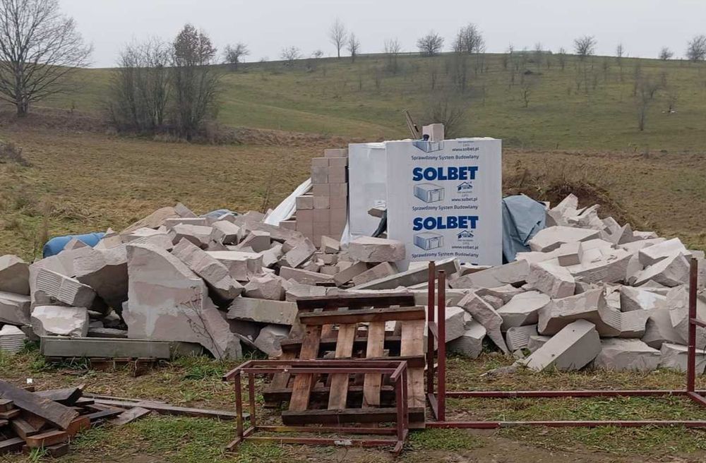 Gruz za darmo, oddam , ok. 3-4 palety suporex , duże kawałki, czysty