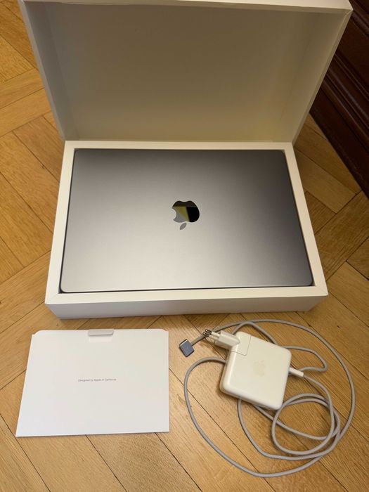 MacBook Pro, 2023, б/у