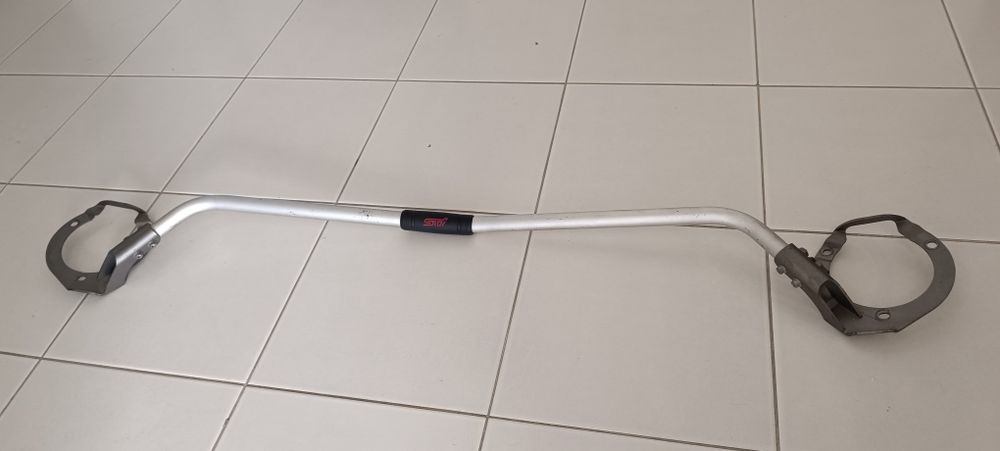 Barra AA flexível STi original Subaru Legacy Outback BM/BR 09-14