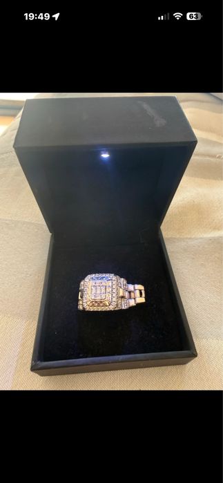 Anel de  diamantes