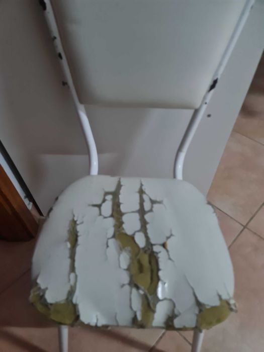 4 Cadeiras para uso ou restauro