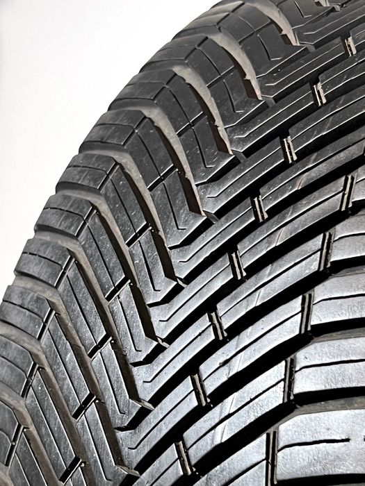 Pneus Continental All-Season Contact - 235/45/17 - Como NOVOS