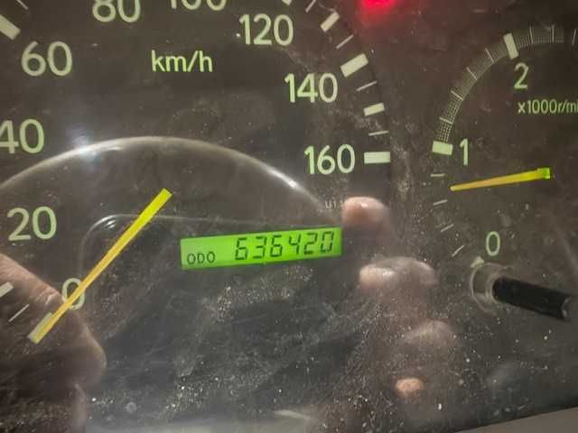 Toyota dyna tribasculante com grua