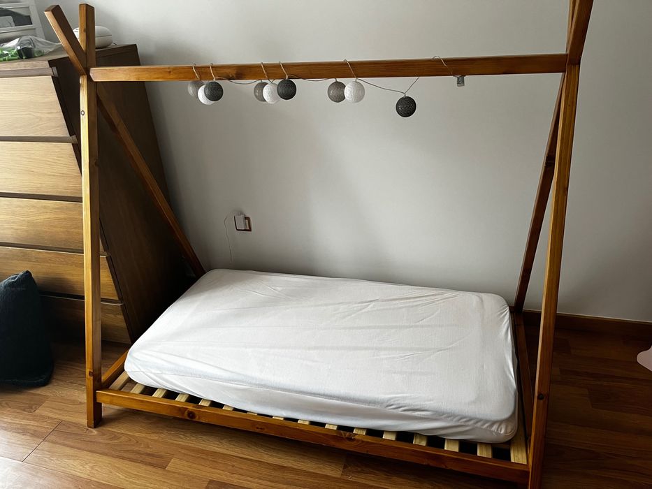 Cama estilo montessori + colchão