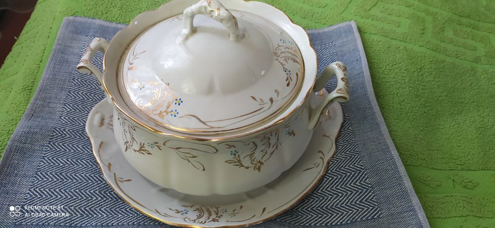 Супница большая с блюдом .