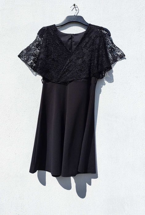 Милое чёрное платье с гипюром Tu размер S