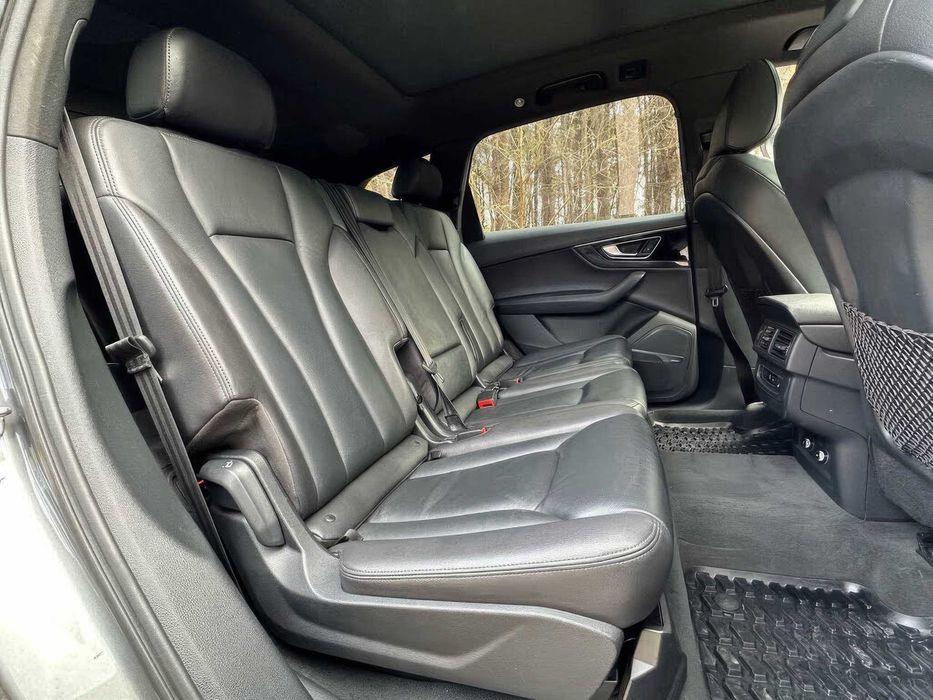 Audi Q7      2018