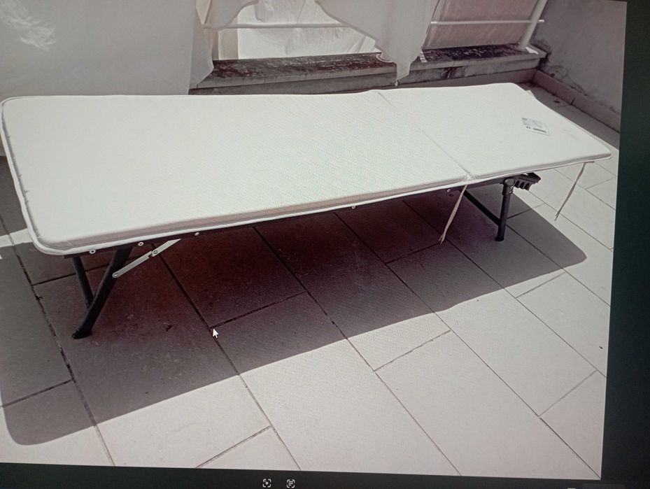 Espreguiçadeira com várias posições e almofada nunca usada!