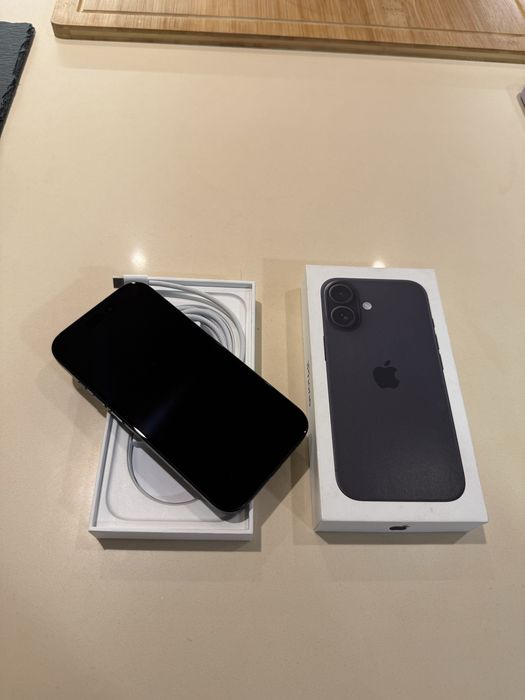 iPhone 16 - 128GB | Preto