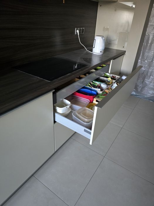 Meble kuchenne z wyposażeniem