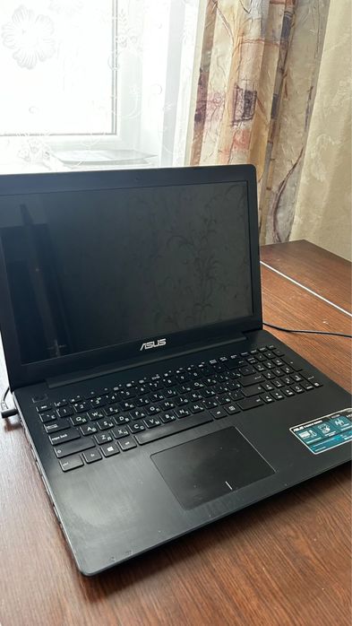 ASUS  X553M SSD128 gb Windows 10 pro