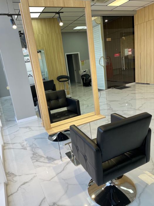 Сдам в аренду парикмахерское место на 5 фонтана. Свет есть всегда!