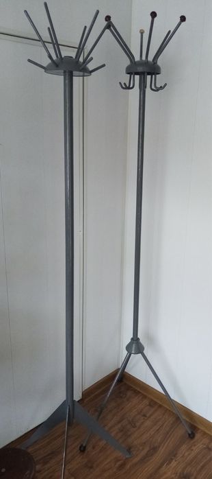 Вешалки металические