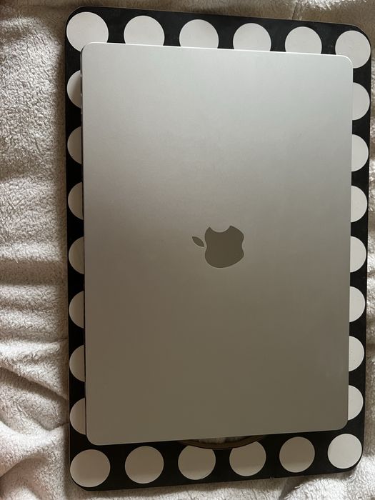 Macbook air m2, 2023, 15.3” 8GB RAM 512GB