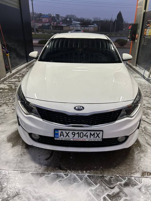 Автомобіль KIA K5
