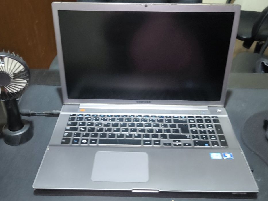 Samsung 15,6" i7 • 12GB RAM • SSD • NVIDIA • Windows 10 Pro