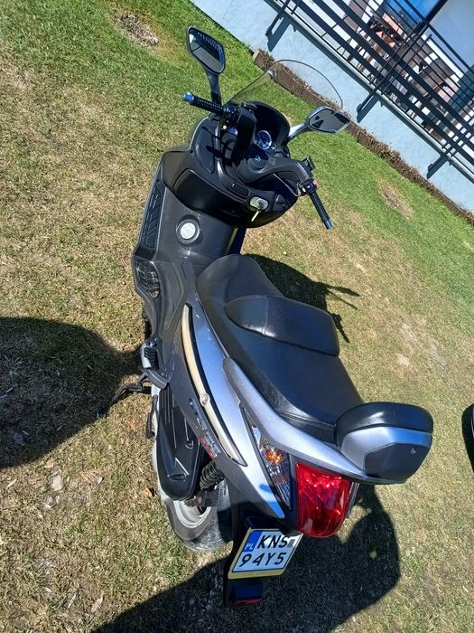 Skuter Sym 125cm3 super stan .