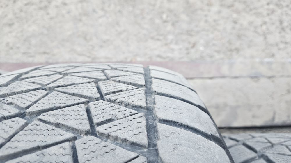 Bridgestone blizzak r18 255/55