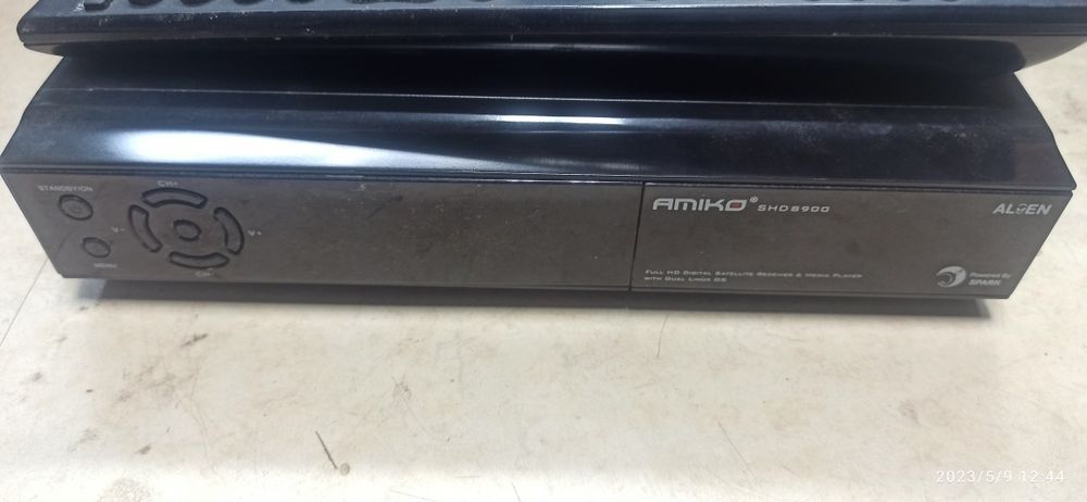 Тюнер Amiko shd 8900