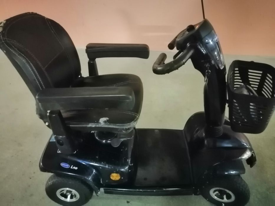 .Scooter eléctrica INVACARE. Para pessoas edosas ou com deficiência de