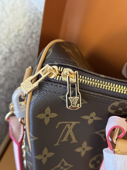 Сумочка в стилі LV