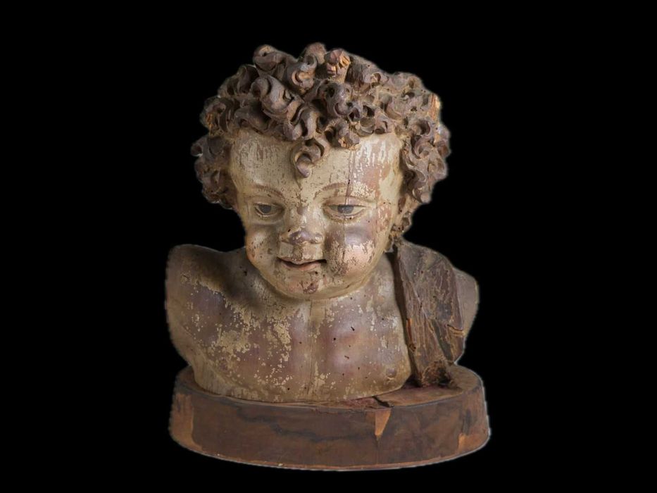 Busto antigo de Querubim